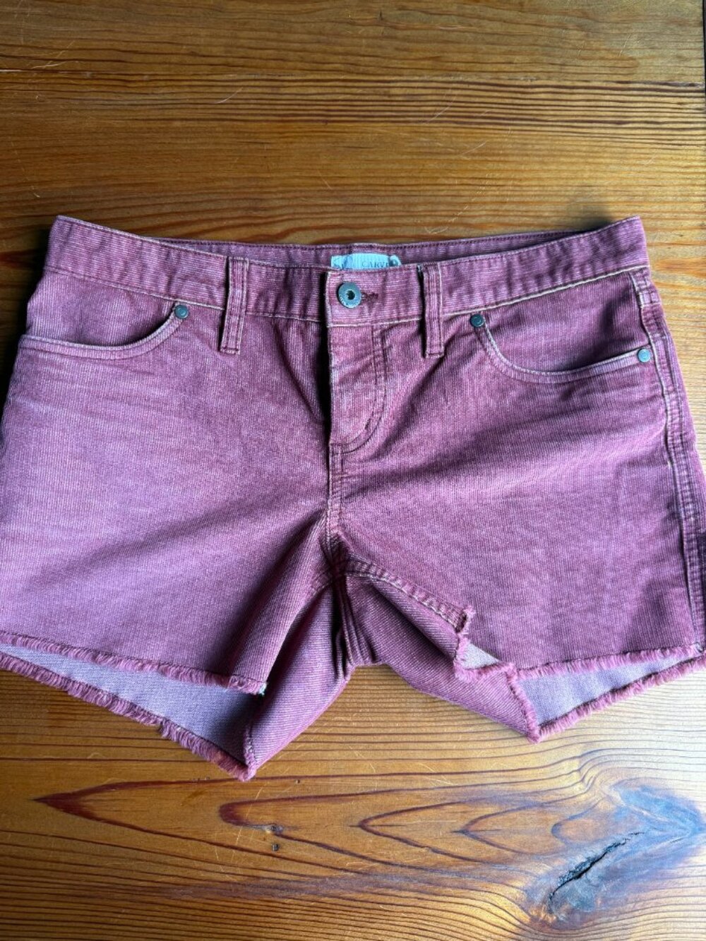 Carve Designs Oahu Shorts 4” in Cabernet color , size 4